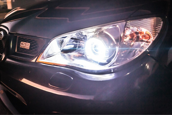 Mis on LED -esituled ja peidetud tuled?